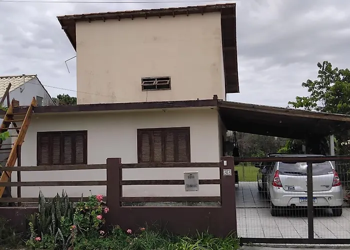 Casa Na Reserva Natural Do Surf Com Trilha Para Praia Terreno Compartilhado